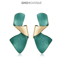 Load image into Gallery viewer, GHO Large Irregular Kinked Earrings
