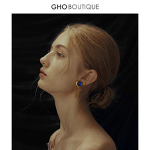 Load image into Gallery viewer, GHO Vintage Palace Gemstone Inlaid Chain Ear Clip
