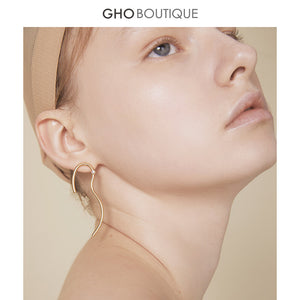 GHO Line Art Asymmetric Earrings