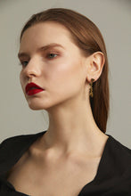 Load image into Gallery viewer, GHO GEWEL  Clover Two-Wear Magnetic Earrings

