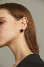 Load image into Gallery viewer, GHO GEWEL  Clover Two-Wear Magnetic Earrings
