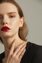 Load image into Gallery viewer, GHO GEWEL  Clover Two-Wear Magnetic Earrings
