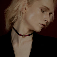 Load image into Gallery viewer, GHO Hook Line Gem Series Emerald Chocker
