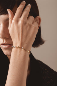GHO Exquisite Thin Line Star Embellished Bracelet