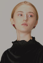 Load image into Gallery viewer, GHO Rosie Lotus Leaf-Shaped Small Earrings
