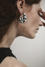 Load image into Gallery viewer, GHO  Tin Foil Series Disc Earrings
