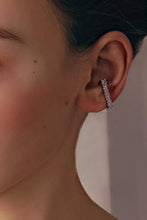 Load image into Gallery viewer, triple tipsy Crush Series Cracked Ice Ear Clips
